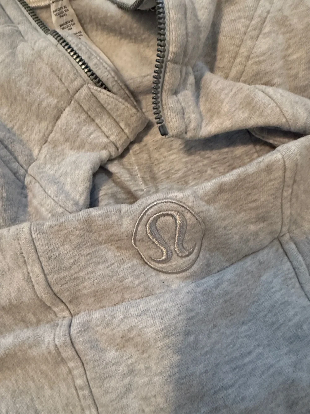 lululemon athletica Heather Gray Full-Zip Cropped Hoodie - Picture 3 of 6